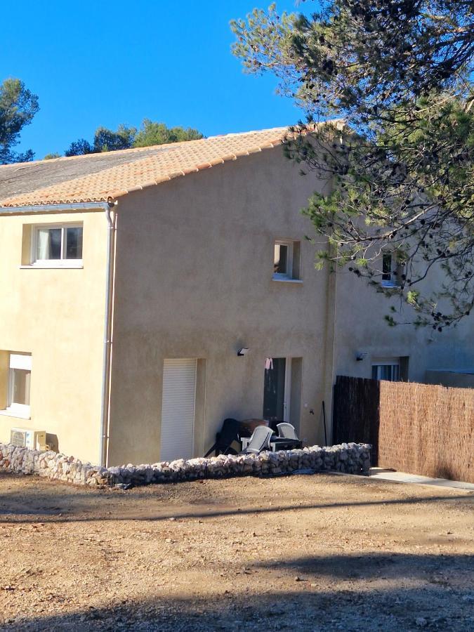 Bel Appartement Duplex Ventabren Bagian luar foto
